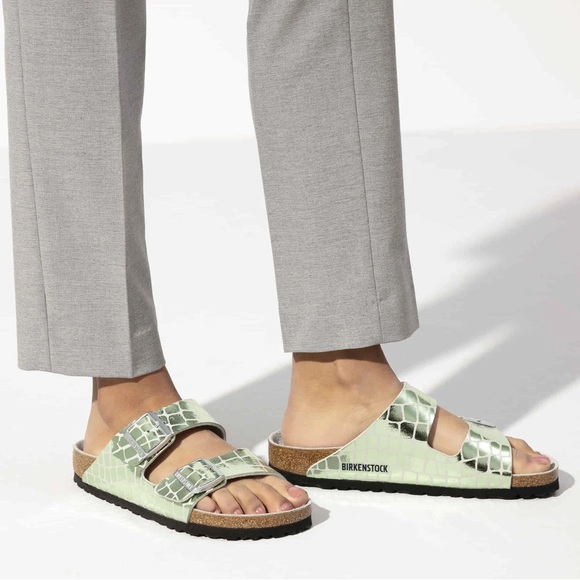 Birkenstock Arizona Gator Gleam Sandals Size US 8/EU 39 NWT - Picture 1 of 9